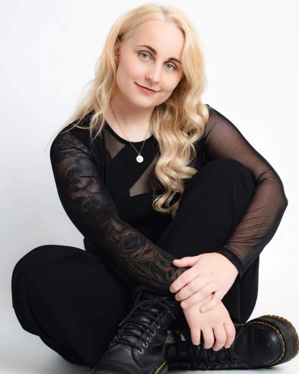 Porträt von Lisa Pfisterer - BRAVEVOX Vocal Coaching