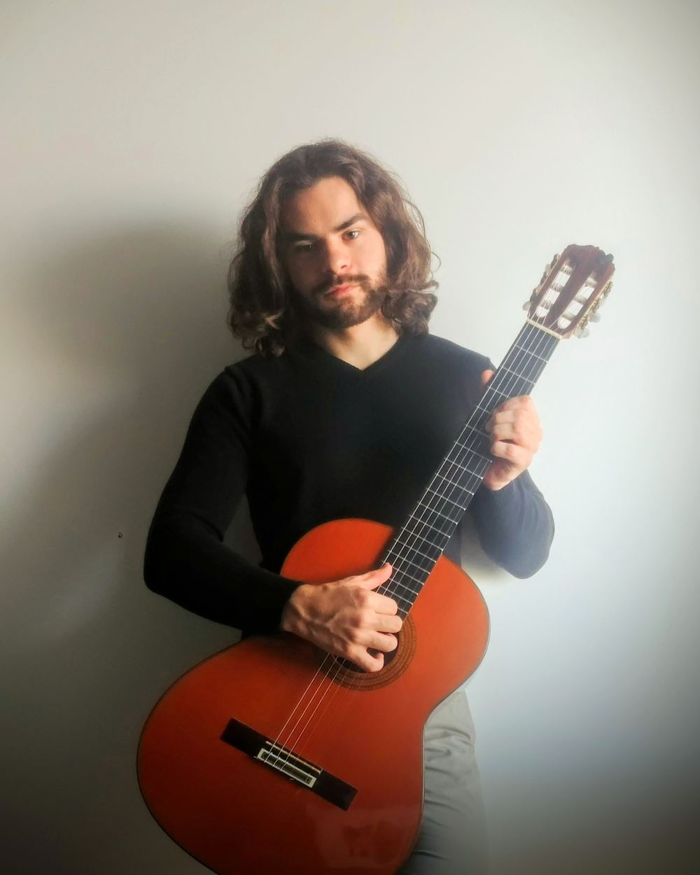 Porträt von Mihail Videnov – Gitarre, Musiktheorie, Gehörbildung in Wien