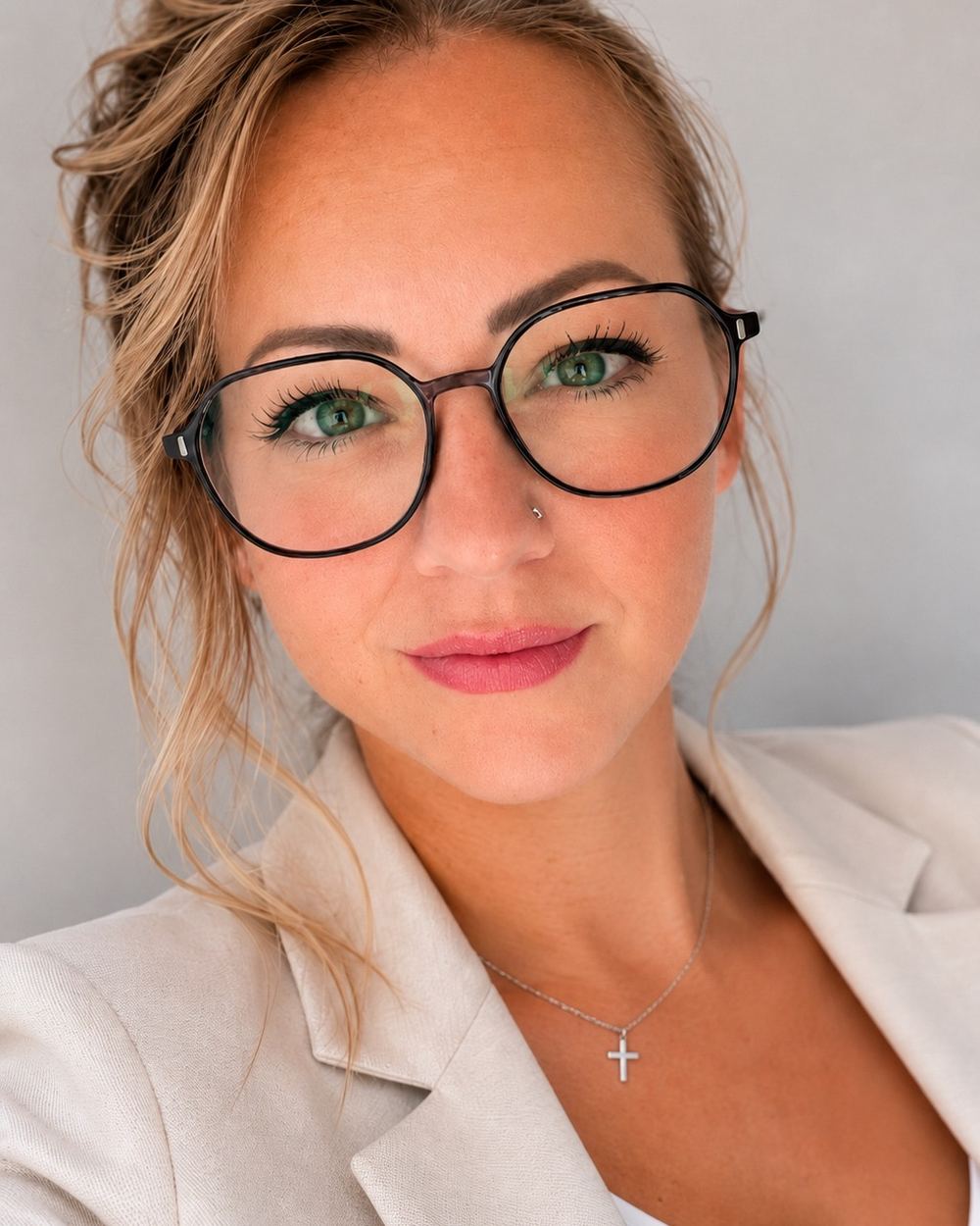 Porträt von Christina Grill – Stimmtraining, Gesang (Pop/Rock/Jazz), Sprecherziehung, Gehörbildung, Songwriting, Musikalische Früherziehung in Schwanenstadt