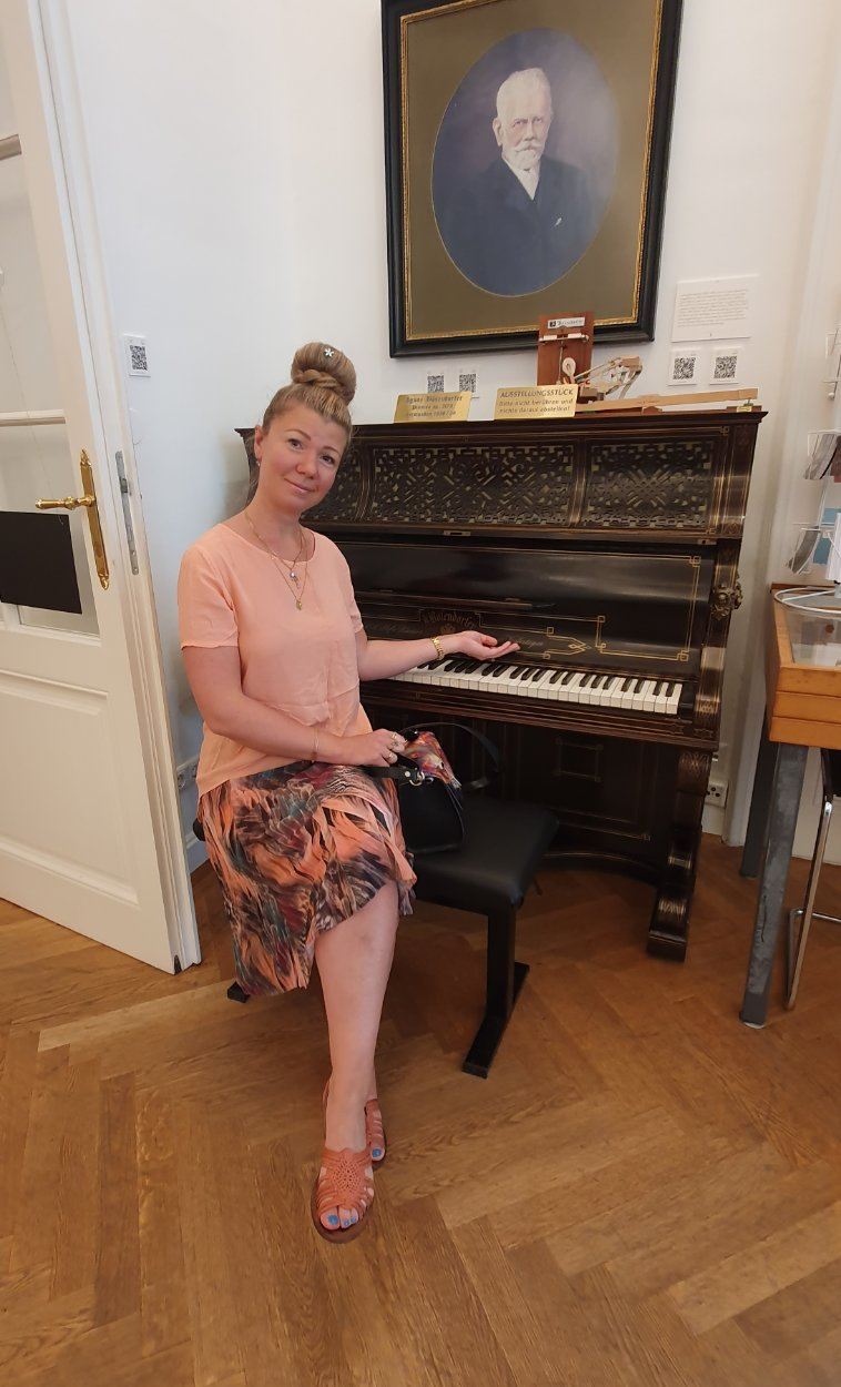 Porträt von Viktoryia Nielsen – Klavier, Keyboard in Bohmstedt