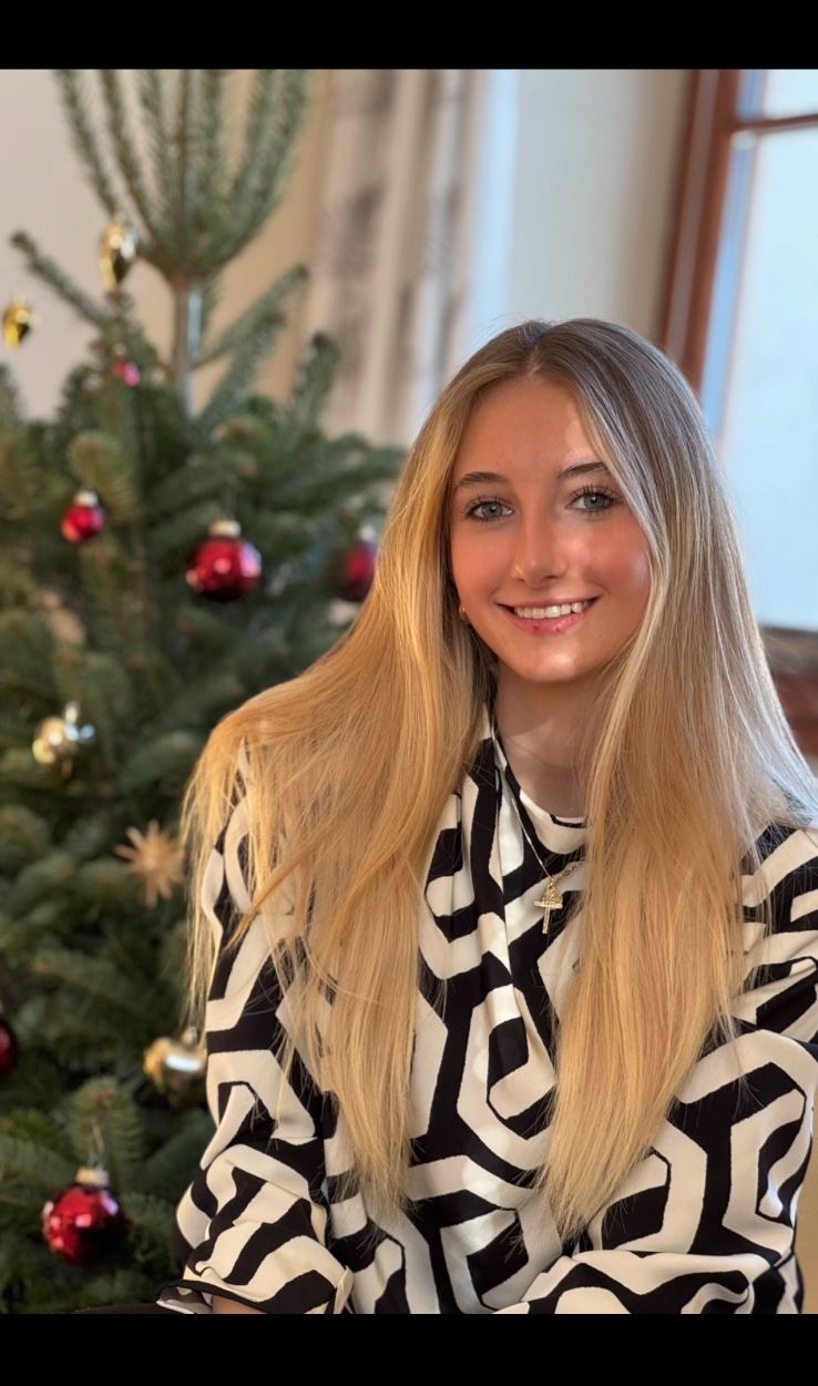 Porträt von Marie-Sophie Prommegger – Gitarre in Dorfgastein