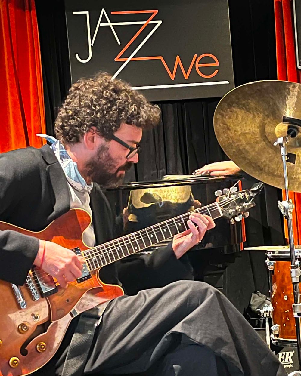 Porträt von Dávid Lamm – Gitarre, Musiktheorie, Komposition in Wien