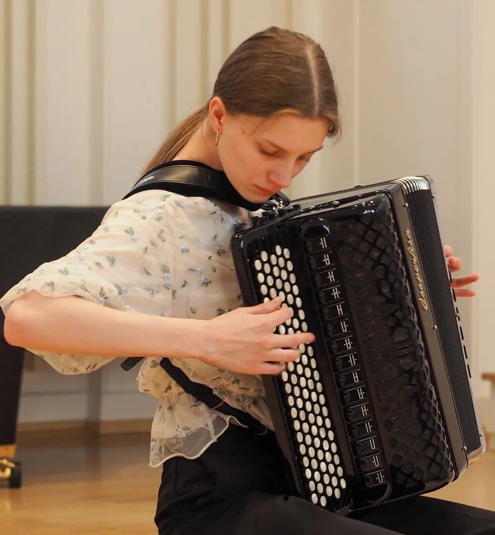 Porträt von Paula Petríková – Akkordeon, Steirische Harmonika in Graz